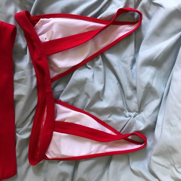 Bikini - Picture 2 of 4